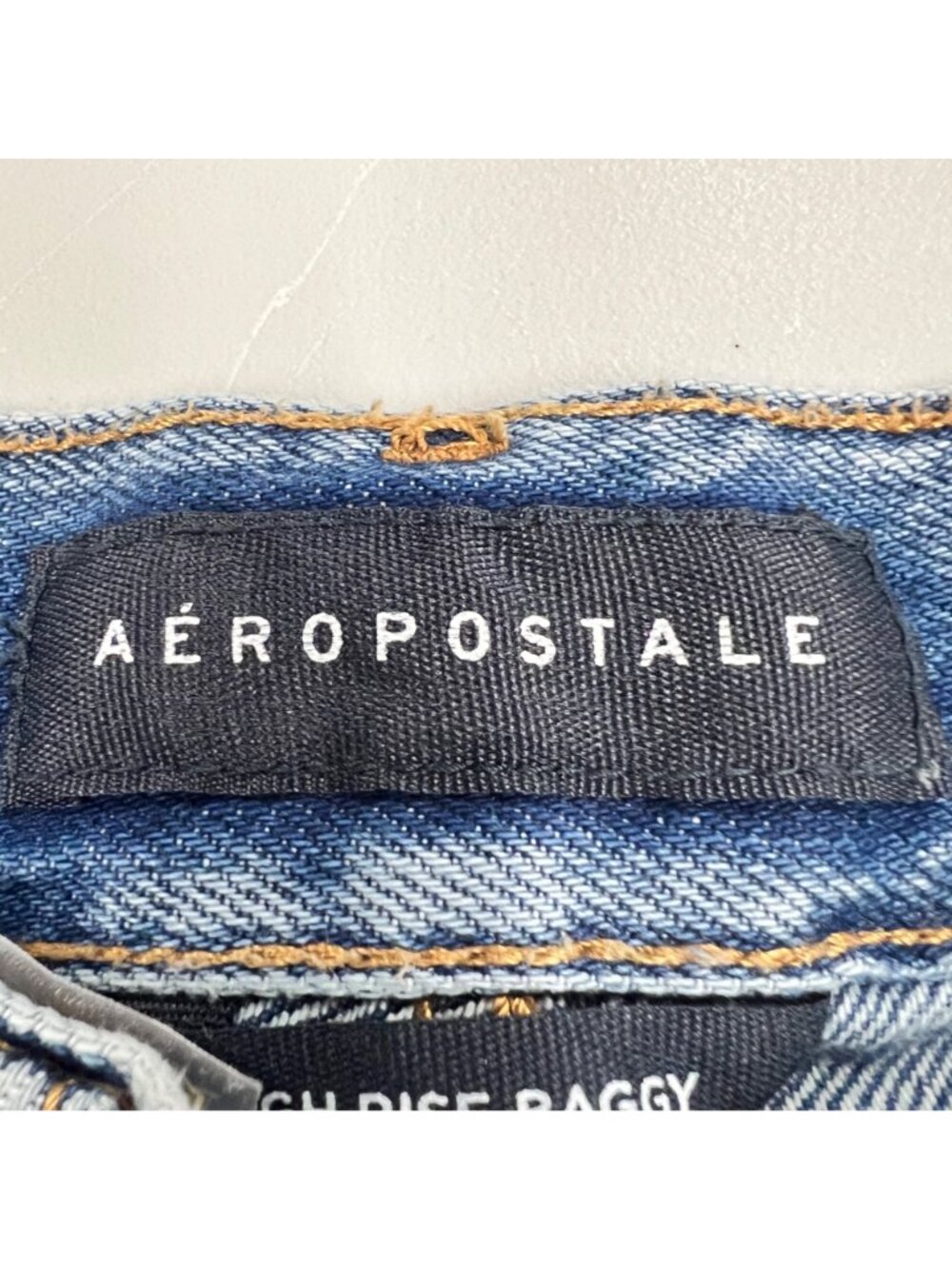 Aeropostale Womens High Rise Baggy Jeans Distressed Size 4R - Picture 7 of 8
